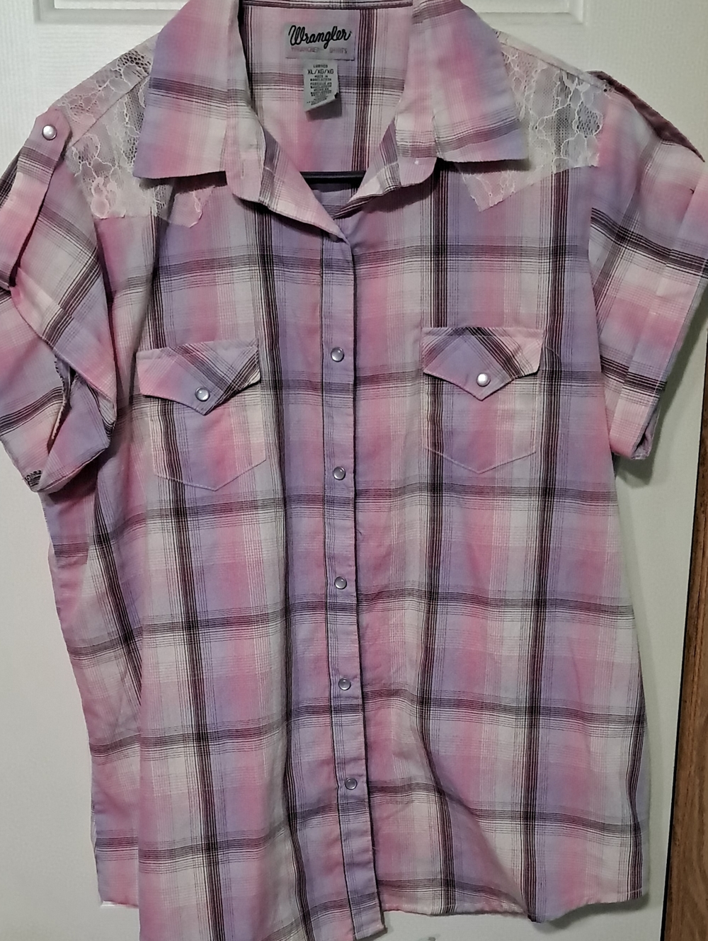 Wrangler Pink and Cream Plaid Short-Sleeve Button-Front Shirt